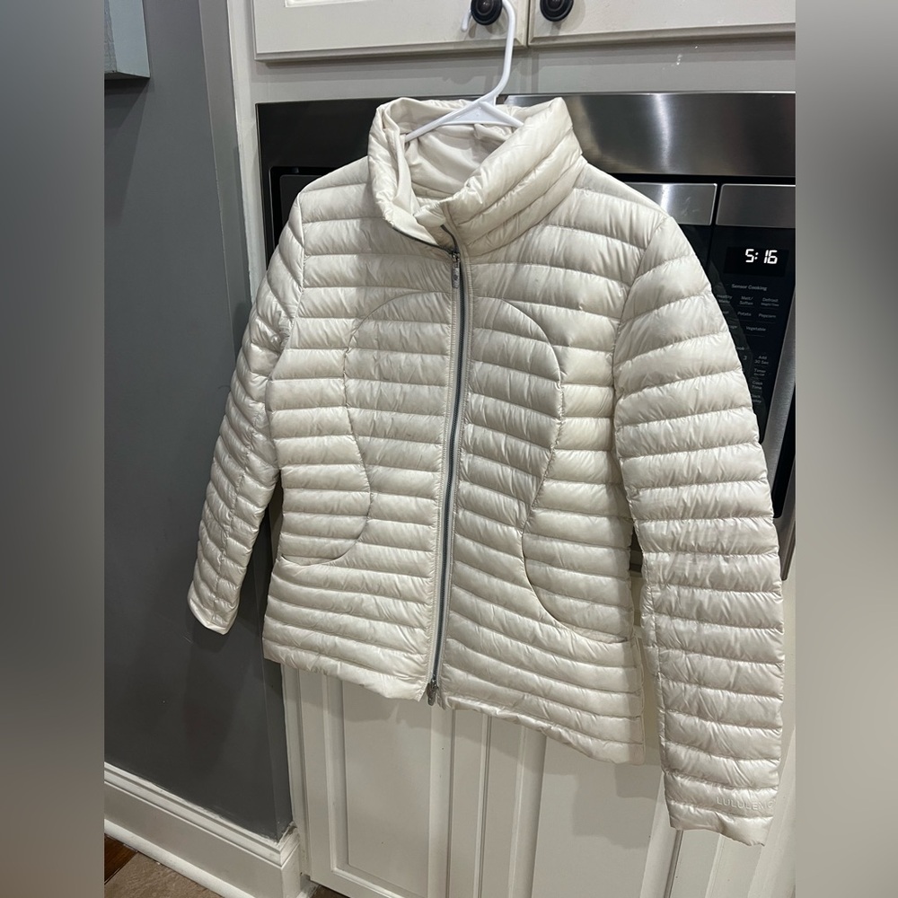 Lululemon Pack It Down Jacket “Lustre”
Color: Light Sz 8 New With Tags.